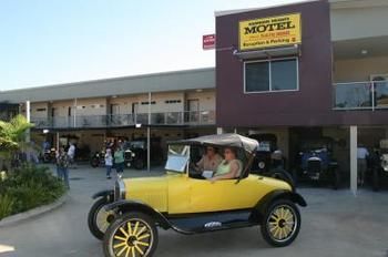 Heights Motel 4*